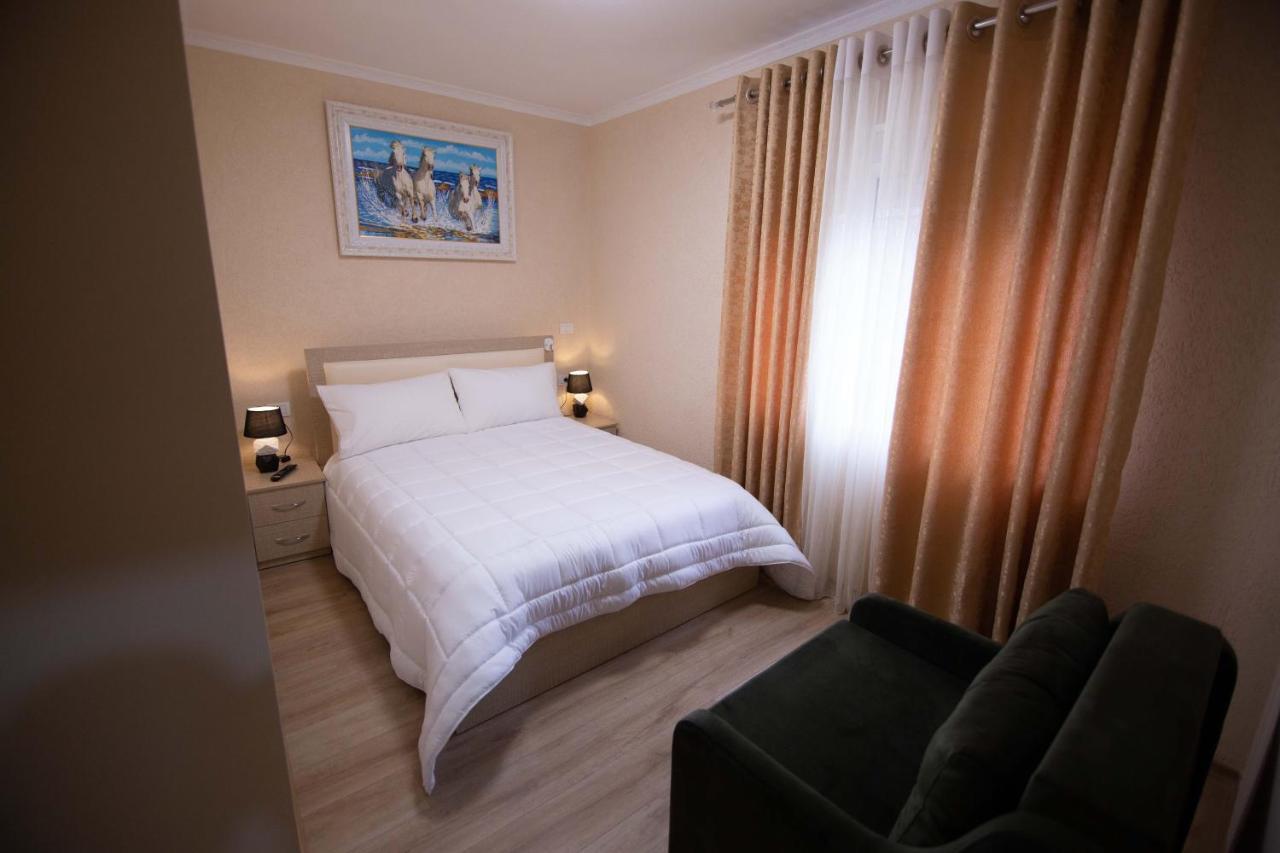 Vila Lika Korce Exterior foto